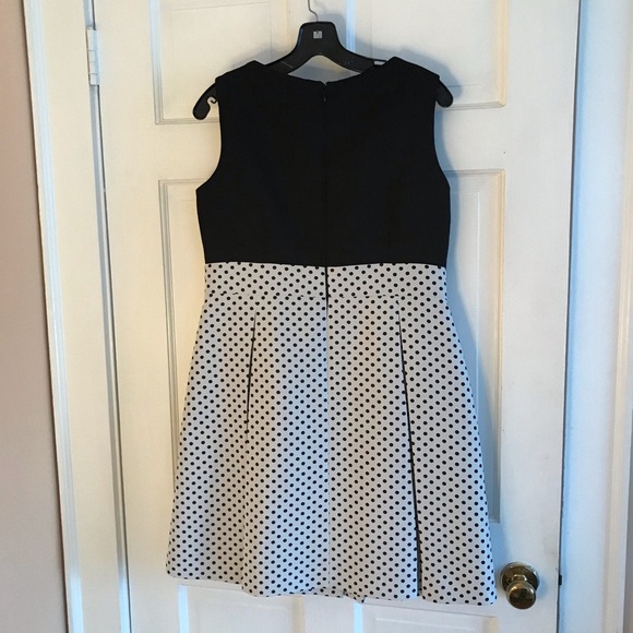 Tahari black and white party dress - Picture 8 of 8